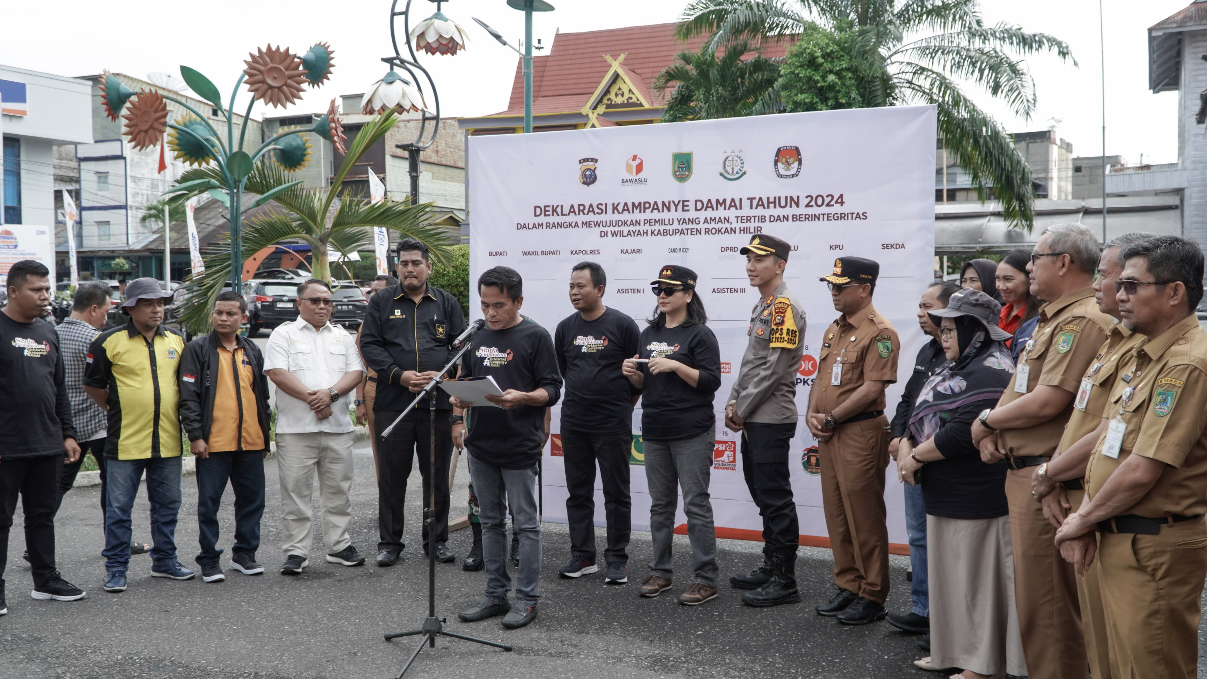 Ketua DPRD Rohil Bacakan Naskah Ikrar Deklarasi Kampanye Pemilu Damai Tahun 2024