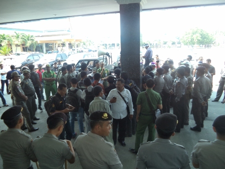Anggota Dewan Bengkalis yang Tersangkut Kasus BANSOS di Tuntut Mundur, LK-LSM Gelar Demo di 2 Kantor Lembaga Negara