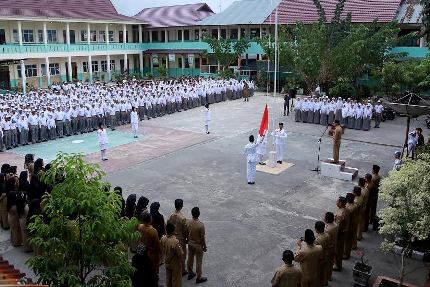 Wakil Bupati Kepulauan Meranti Nostalgia di SMAN 1