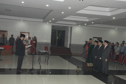 Rektor Universitas Riau Lantik Tiga Wakil Dekan FKIP UR 