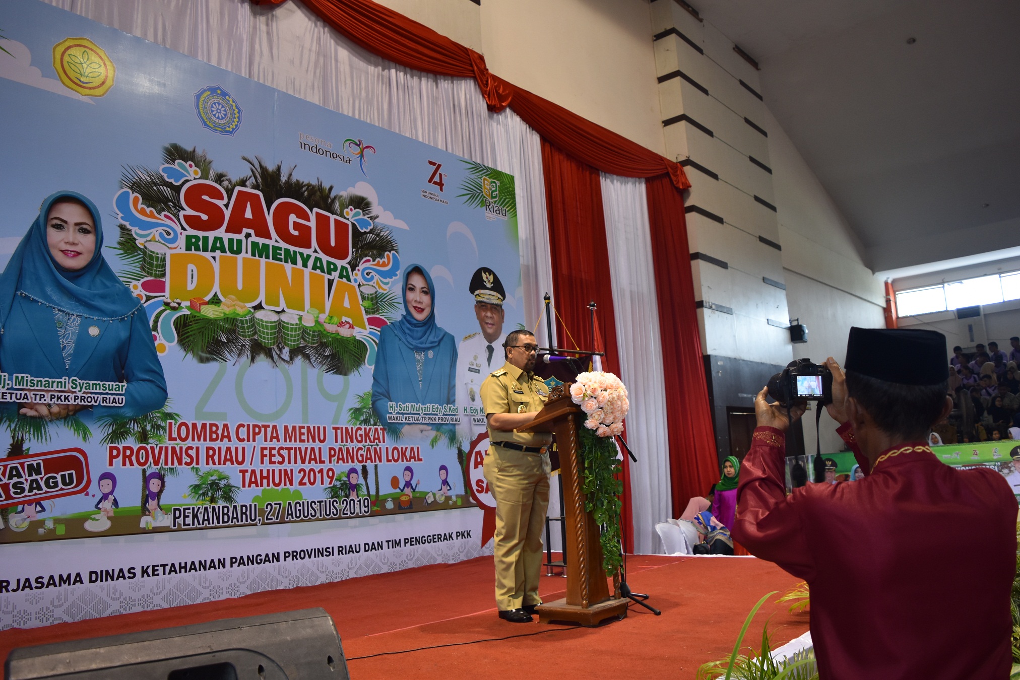 Wagubri  Edy Natar Nasution Membuka Gerakan Seribu Lunchbox Sagu