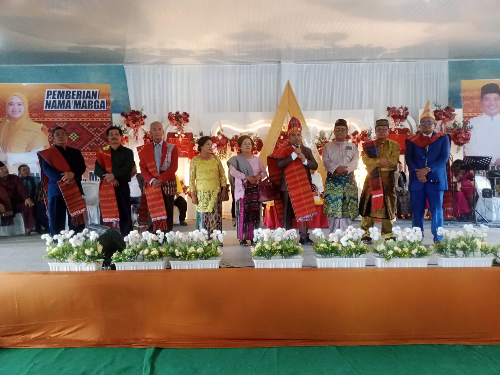 Mengukir Sejarah dan Tradisi: Nasarudin Simamora dan Prima Merdeka Wati Resmi Disematkan Marga Batak