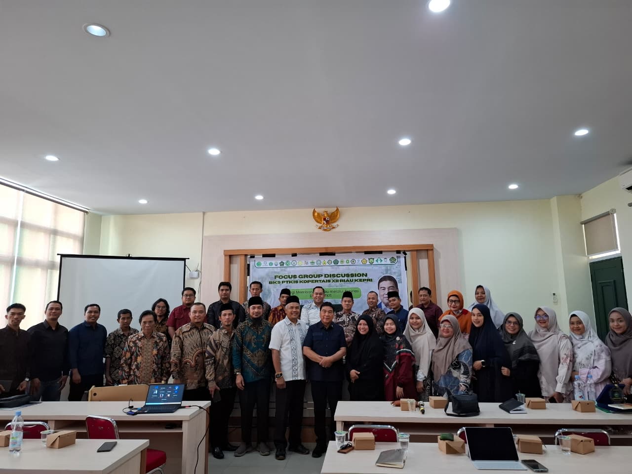 IAI Diniyyah Pekanbaru Jadi Tuan Rumah FGD “Sinergi Membangun Riau Melalui Aspirasi Dosen PTKIS