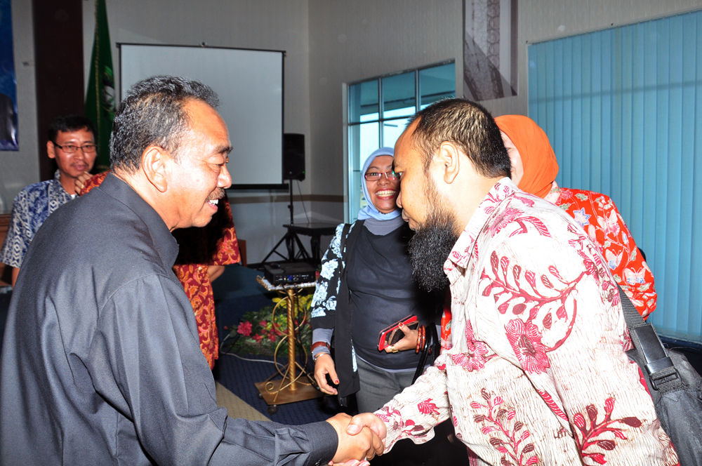 Bupati Herliyan Buka Lokakarya dan Rakor Poltek Se-Indonesia