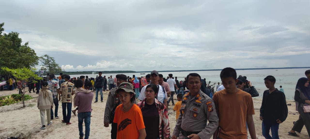 Pasca Lebaran, Polsek Mandah Pengamanan Tempat Wisata Pantai Solop