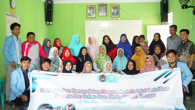 Pengabdian Masyarakat: Mahasiswa Unri Latih Masyarakat  Desa Pinang Sebatang Timur  Pembuatan Bakso Ikan Skala Rumah Tangga