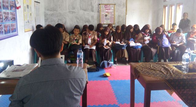 20 Siswa SMP di Batipuh Dibekali Ilmu Jurnalistik