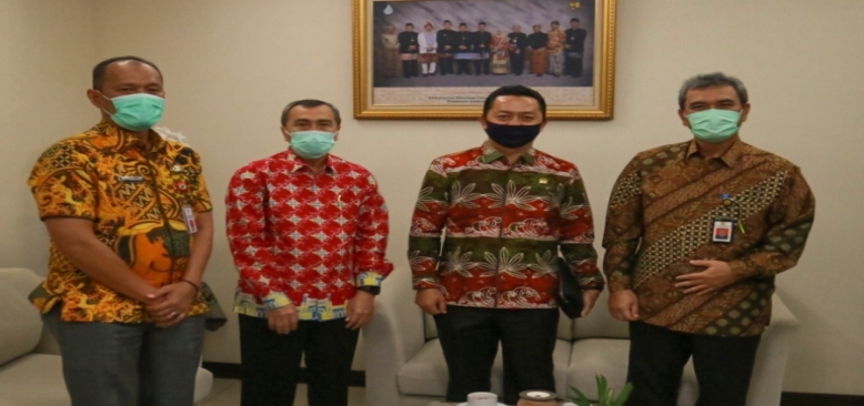 Bersama Dinas PUPR Riau, Gubri Laporkan Kondisi Empat Sungai Besar di Riau 