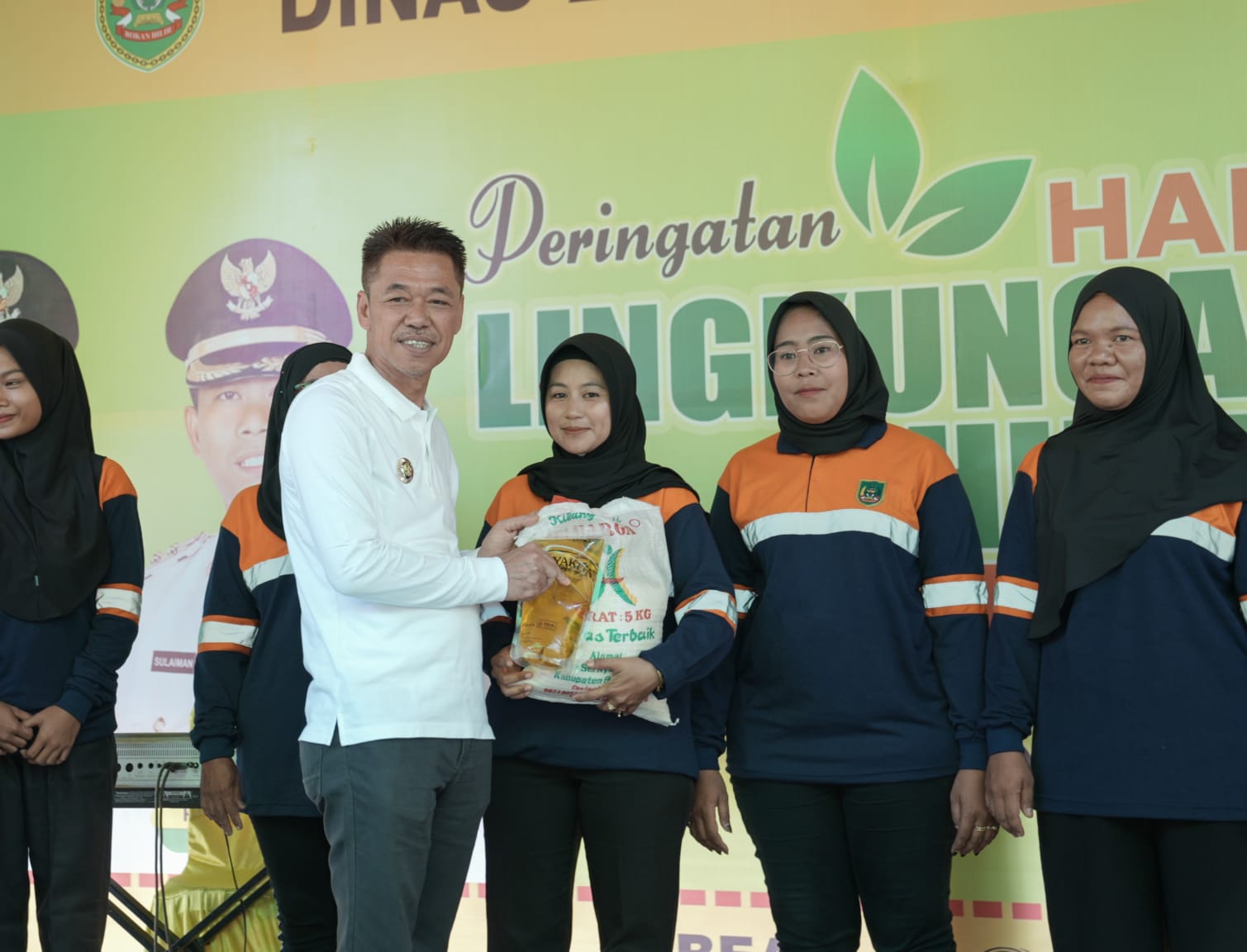 Peringatan HLH Sedunia, DLH Rohil Tanam 500 Pohon