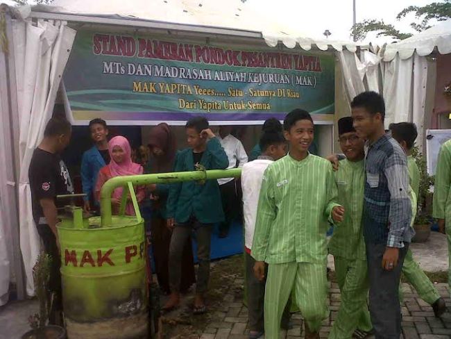 Siswa MAK  YAPITA Rohul  Ciptakan Penemuan Baru Cuka  Pembeku Karet