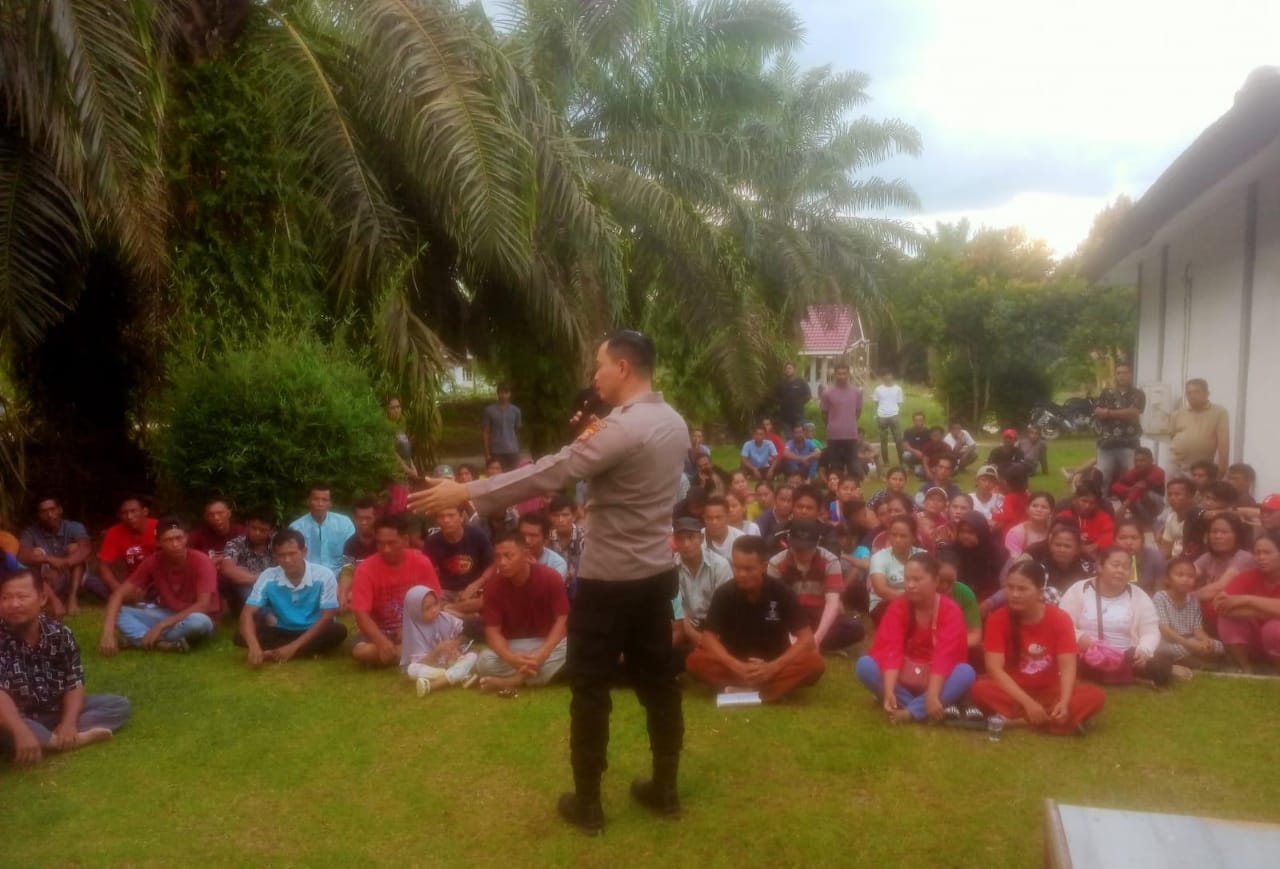 Kapolsek Langgam Lakukan Sosialisasi Pilkada Damai untuk Ciptakan Situasi Kamtibmas yang Aman