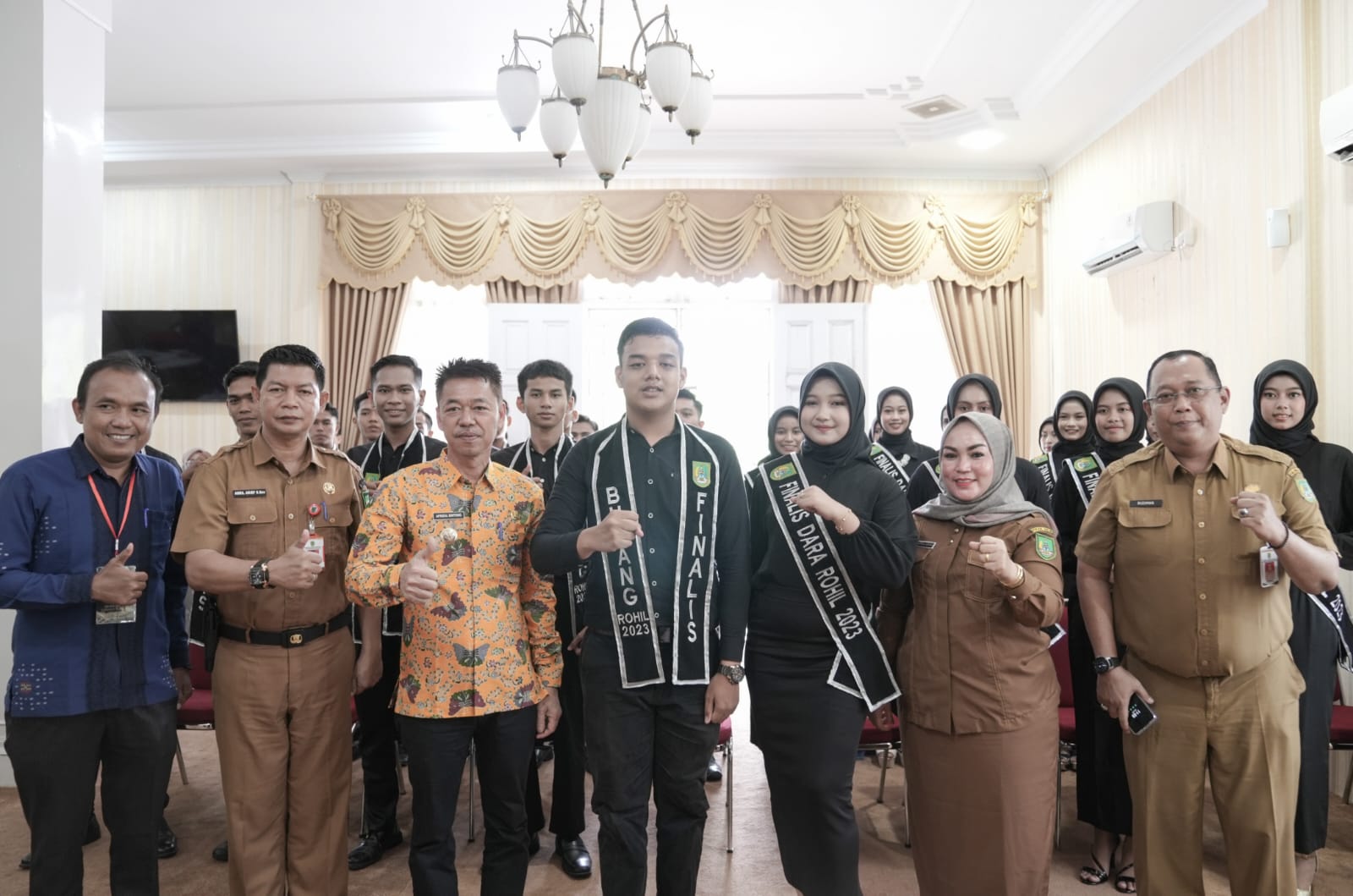 Gelar Silaturahmi dengan Bujang dan Dara, Bupati Rohil Minta Juara Finalis Diberi Beasiswa