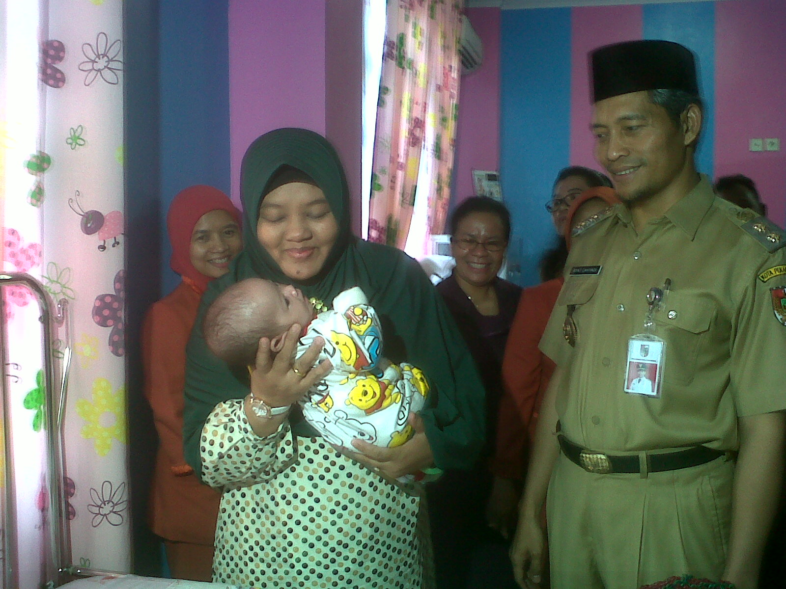 Bayi Terlantar 4 Bulan Dikunjungi Wawako Pekanbaru