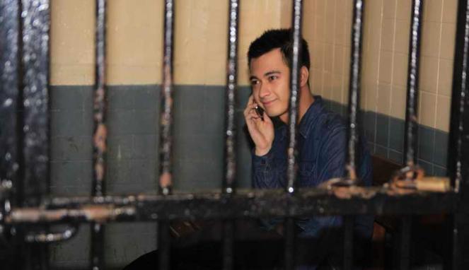 Eza Gionino Tertangkap Tangan Konsumsi Sabu