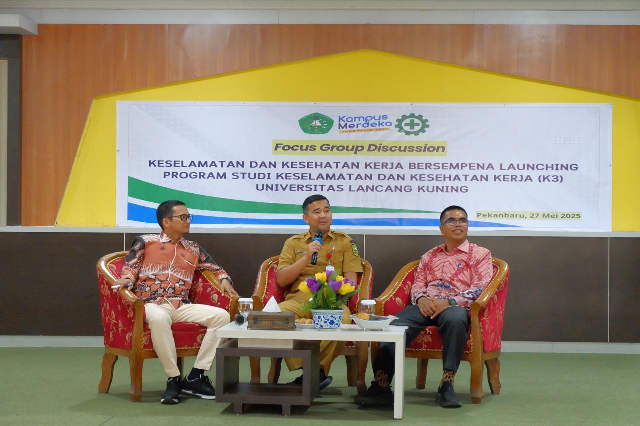 Jadi Narasumber FGD Keselamatan dan Kesehatan Kerja di Unilak, Kadisnakertrans Riau Paparkan akan Pentingnya K3 di Dunia Kerja