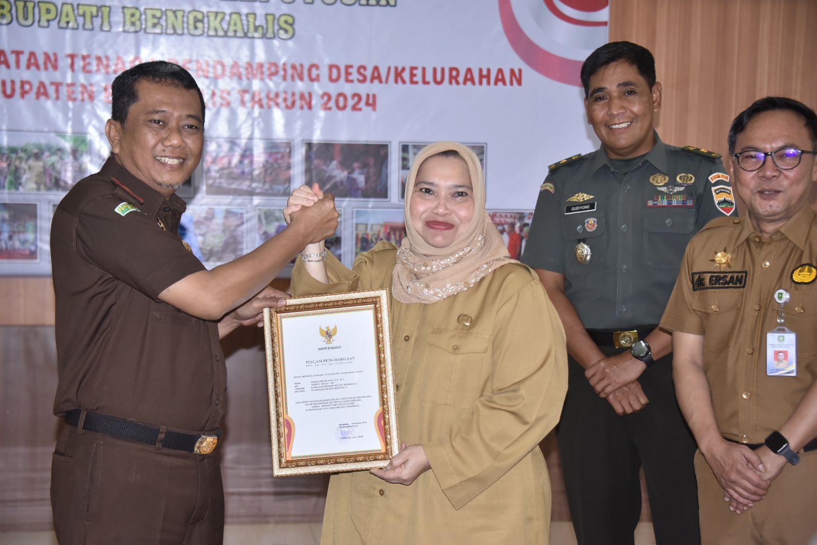 Bupati Kasmarni Serahkan SK Pengangkatan 2024, Kepada 341 Pemdes/Kelurahan Kabupaten Bengkalis