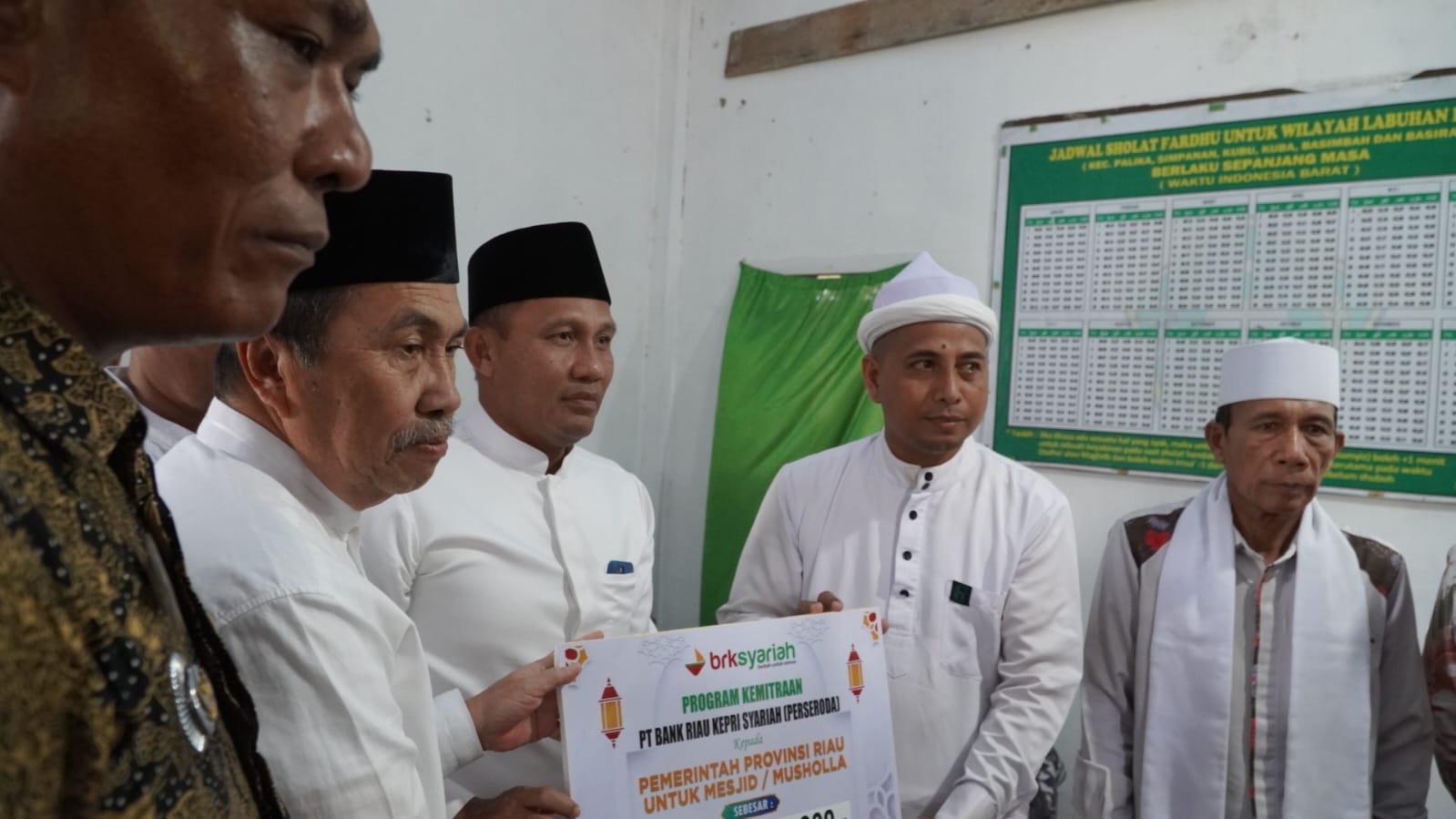 Kunker ke Palika Rohil,  Gubri Temui Sejumlah Guru Suluk
