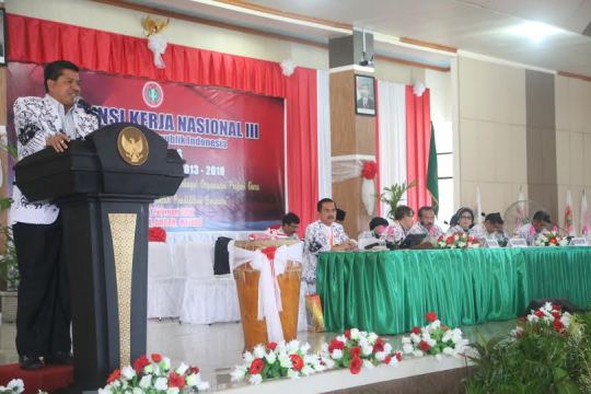 Konkernas PGRI III di AMBON, Wakil Bupati : Siak Siap Sukseskan PORSENI PGRI 2016
