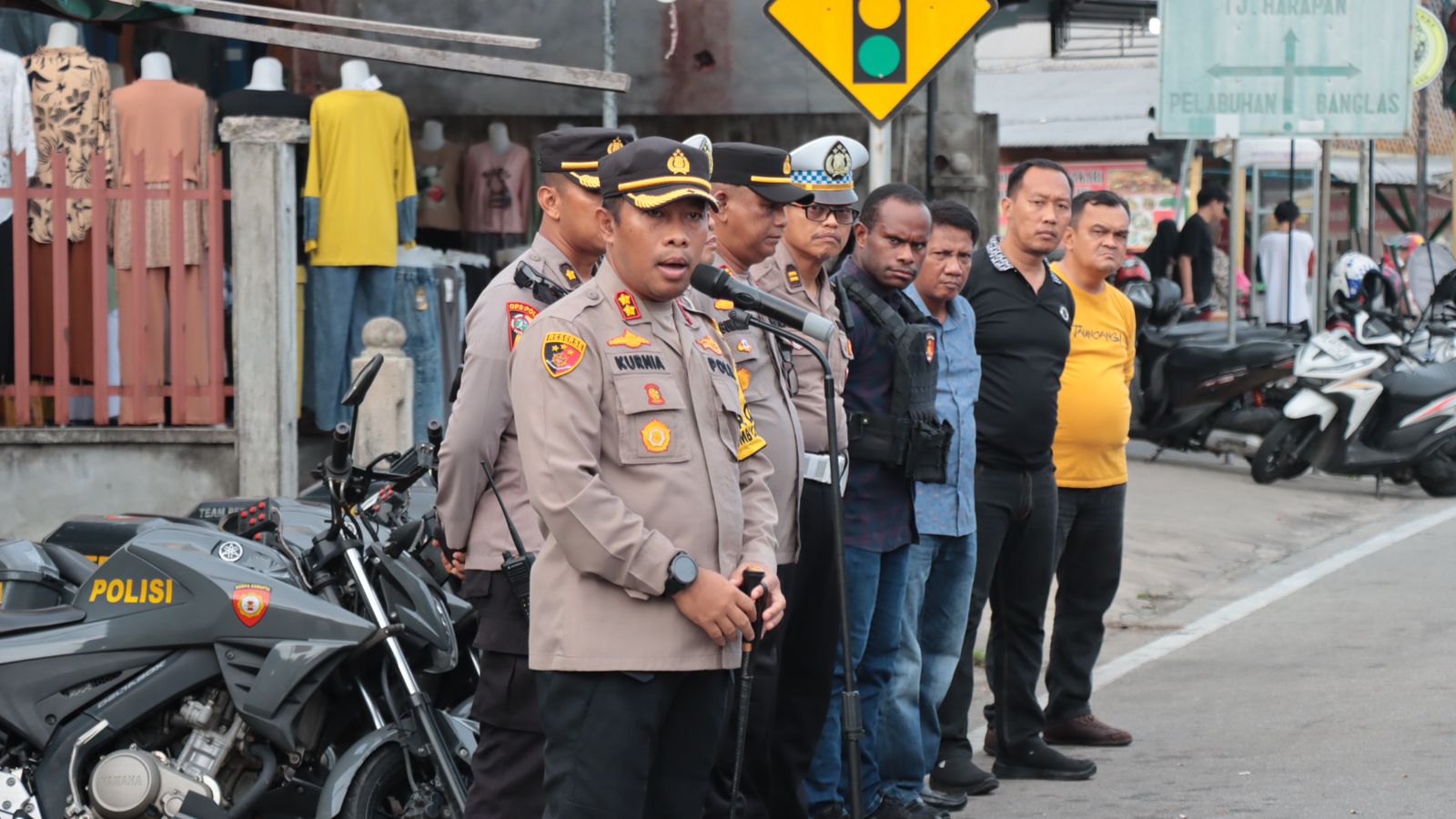 Kapolres Meranti Memimpin Pengamanan Pawai MalamTakbir Idul Adha 1445 H