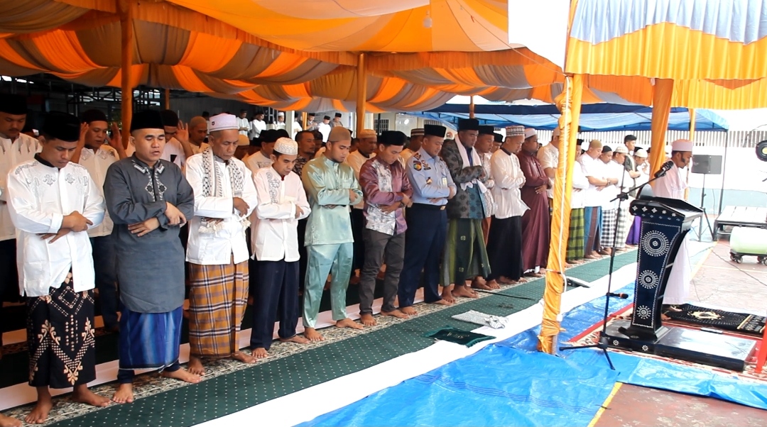 Lapas Kelas IIA Bagansiapiapi Gelar Salat Idul Fitri Bersama Warga Binaan