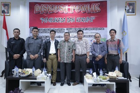 Fak. Fikom UIR Taja Diskusi PUblik Pemilukada dan Korupsi