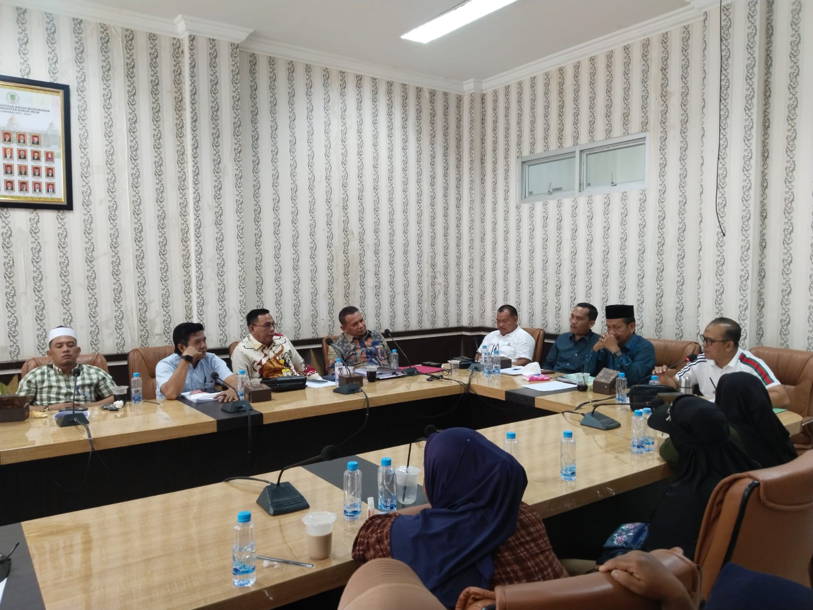 Komisi B DPRD Rohil Gelar RDP Bahas Krisis Solar untuk Nelayan