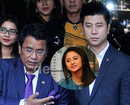 Dewi Persik Hanya Lambaikan Tangan Usai Diperiksa Polisi