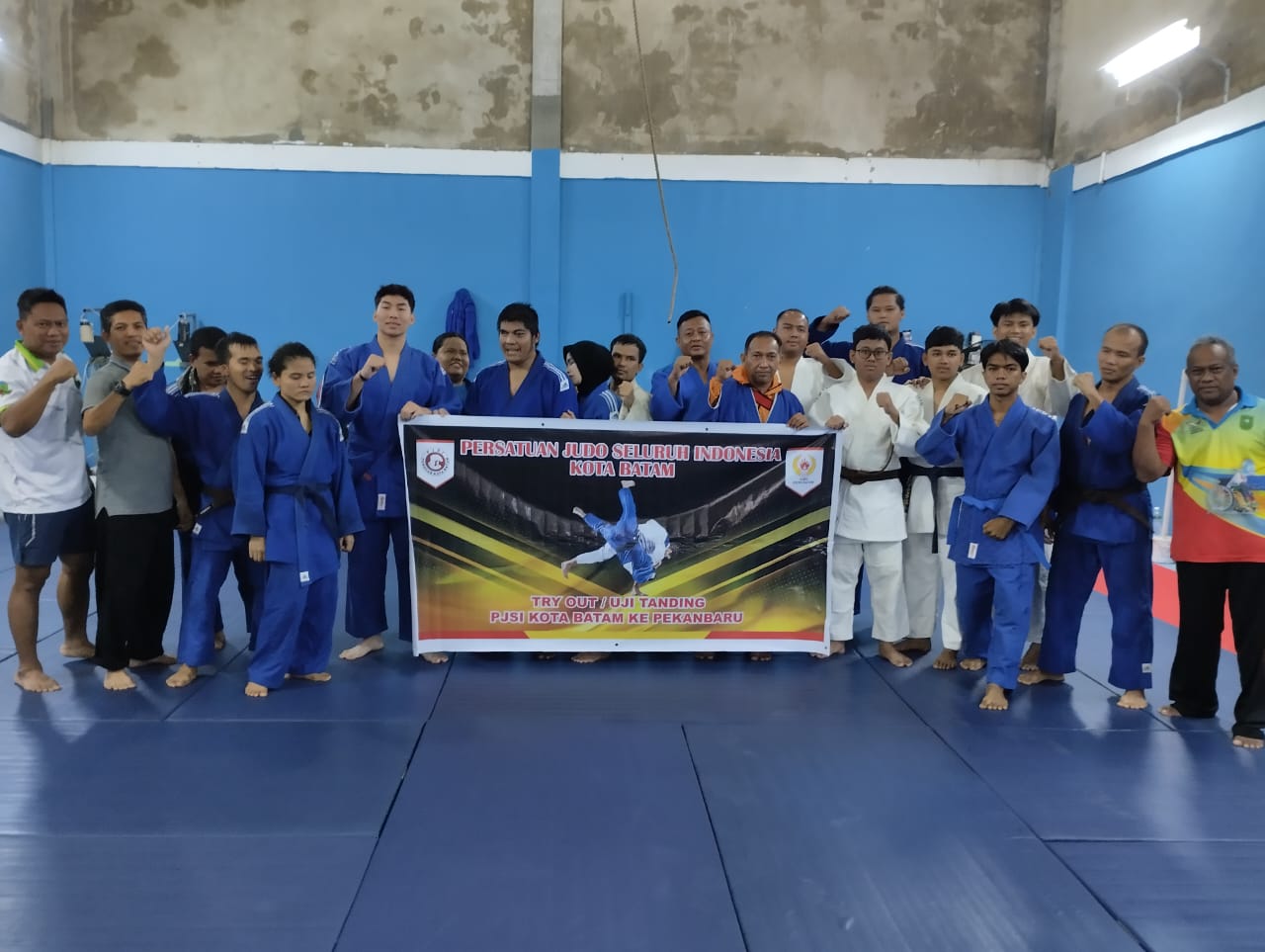 Atlet Judo NPC Riau Gelar Latihan Bersama PJSI Batam Menjelang Peparnas XVII