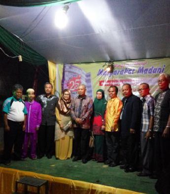 Panggung Hiburan Semarak Riau Pos di Tangkerang Barat Meriah