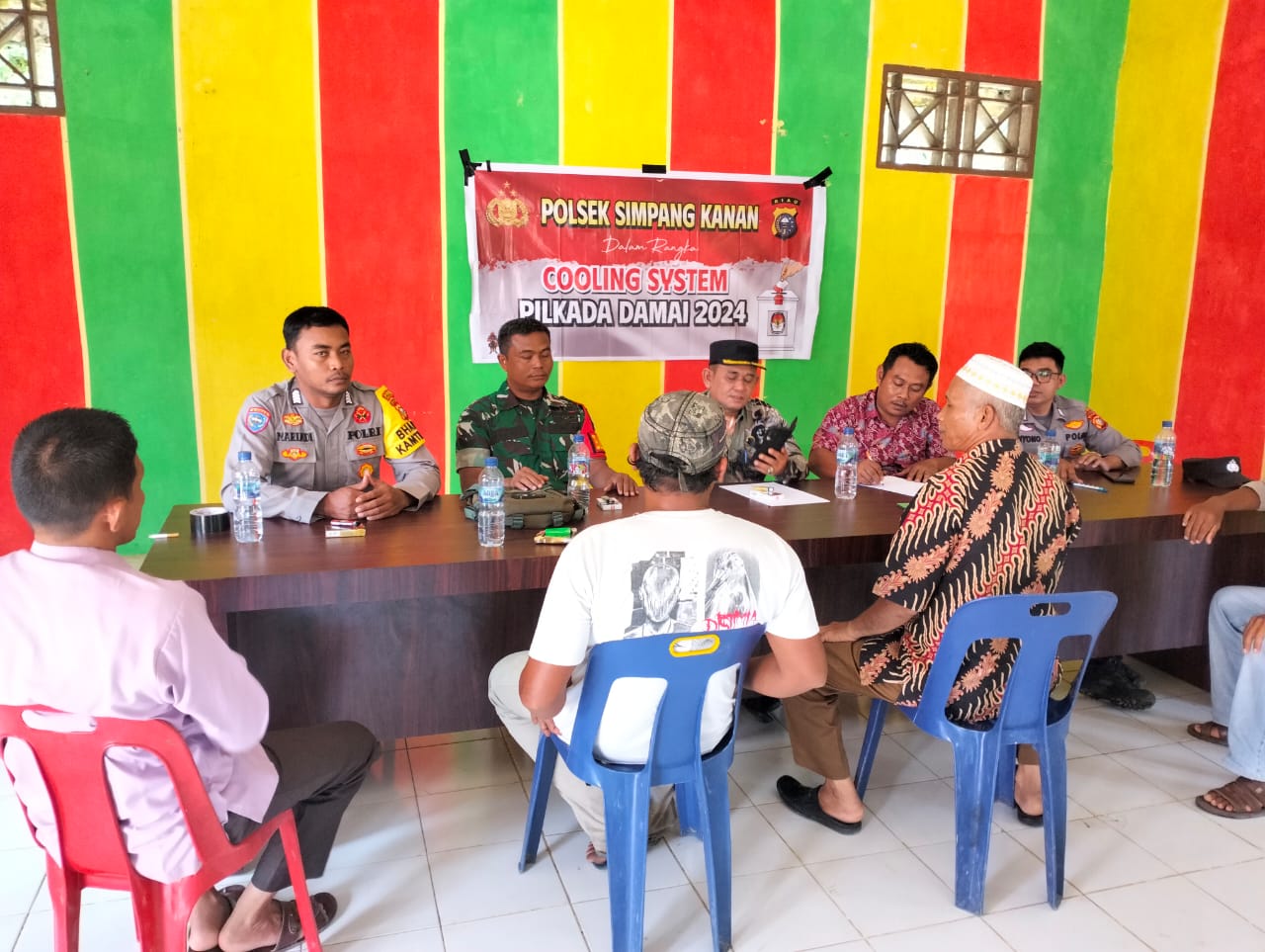 Kanit Binmas Polsek Simpang Kanan Cooling System Masyarakat Dusun Suka Rukun