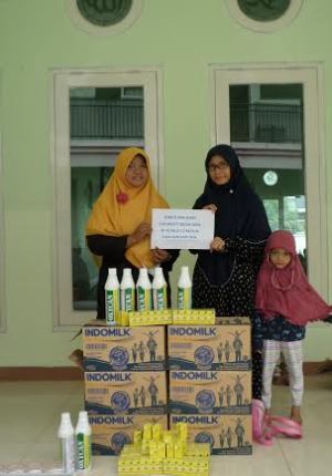 WNI Malaysia dan Singapura Berikan Bantuan Bencana Asap di SD Juara pekanbaru