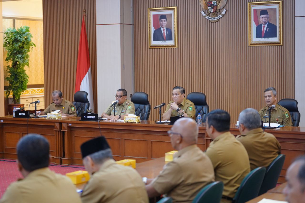 Kumpulkan Pejabat Pemprov Riau, Plt Gubri Ajak Bersinergi