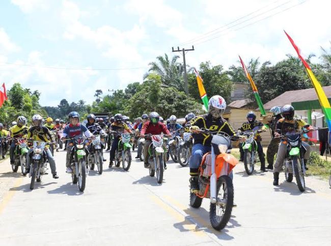 Galleri Foto Jemput Aspirasi Masyarakat Bupati Inhu  Touring Melintasi Puluhan Desa