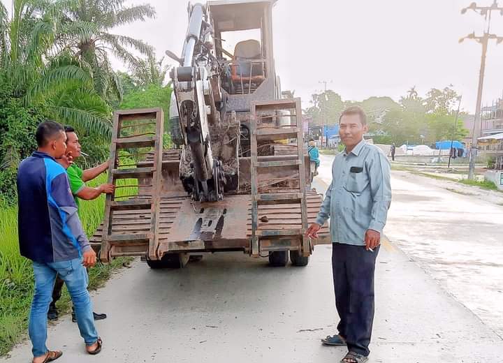 Warga Terkena Banjir Chat Bupati Rohil, Alat Berat Langsung Diturunkan