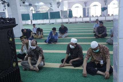 Dosen UIR, Mahasiswa dan Masyarakat Sholat Istisqa