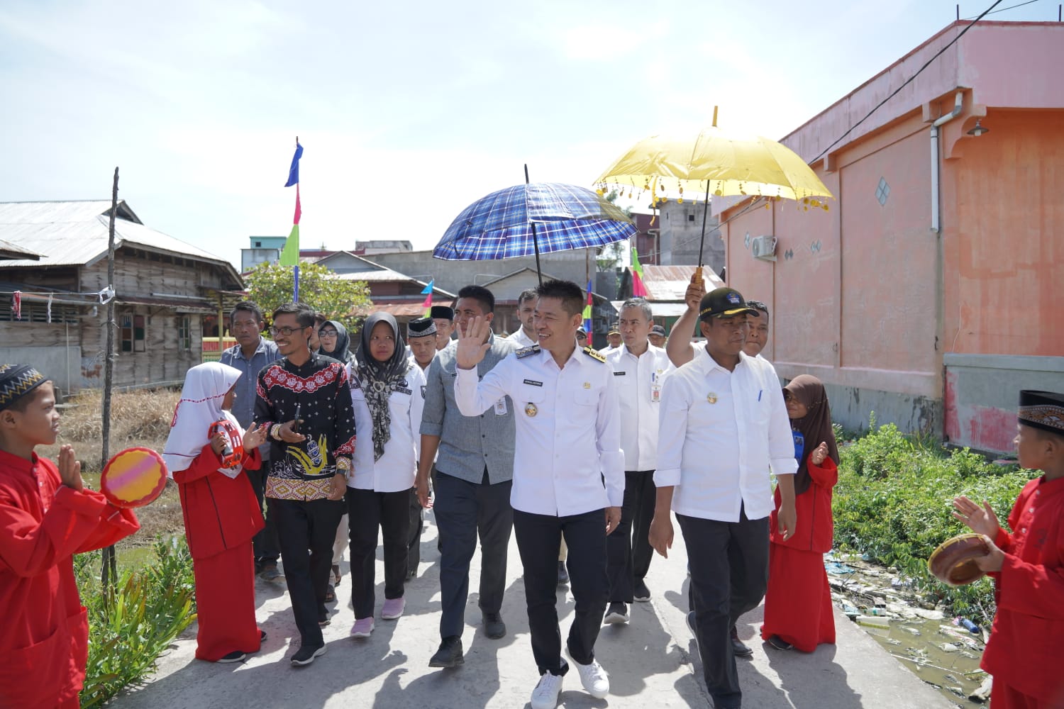 Resmikan Kantor Lurah Sinaboi Kota, Bupati Rohil Minta Dianggarkan Mobiler Kantor