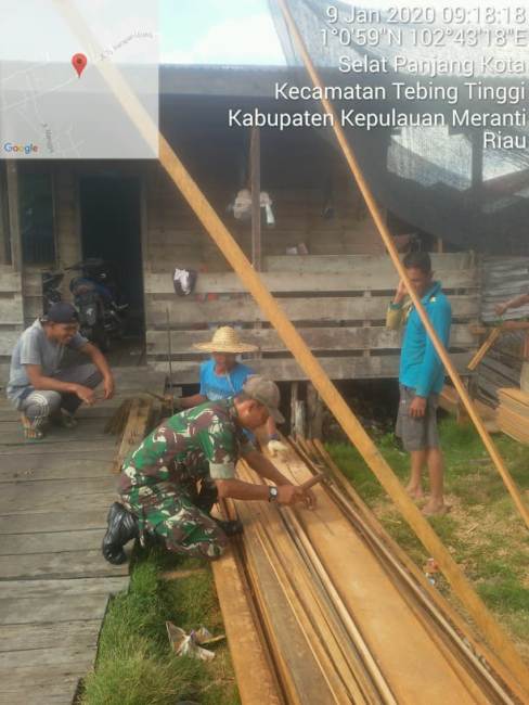 Rehap Rumah Warga Goro Dilaksanakan Masyarakat dan Anggota TNI 