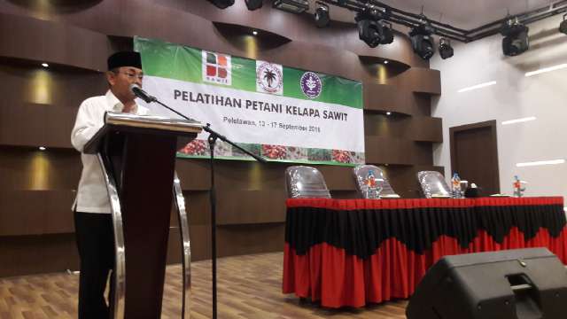 Bupati HM Harris Membuka Pelatihan Petani Sawit