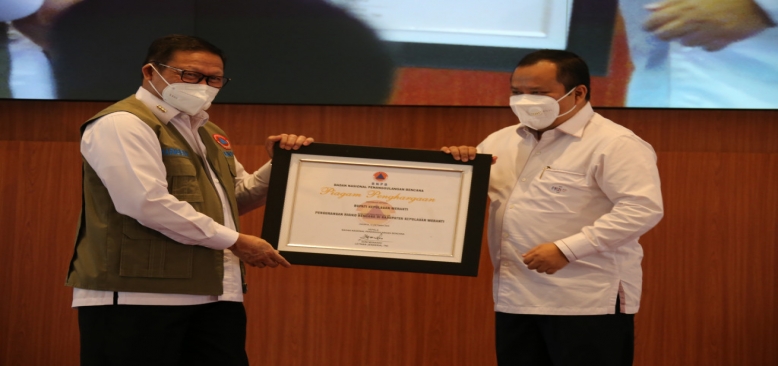 Berhasil Kurangi Risiko Karlahut, BNPB Beri Penghargaan ke Bupati Meranti