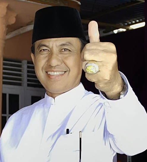 Bupati Tinjau UN SMP, Hari Pertama UN Berjalan Lancar dan Aman