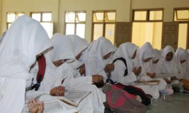 Hadapi UN Siswa SMAN 1 Rambah Gelar Doa Bersama