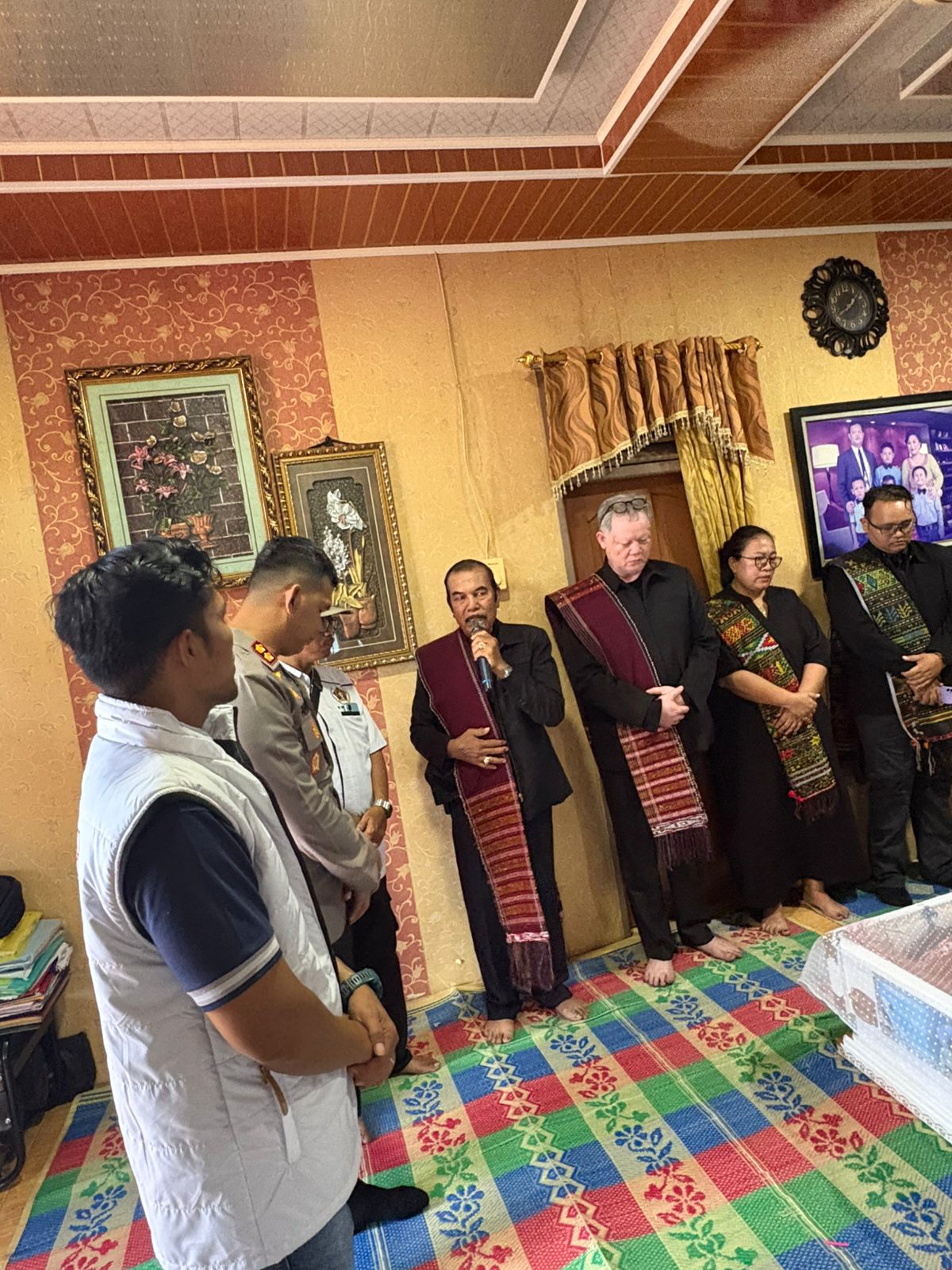 Suasana Haru Iringi Pelepasan Jenazah Waka PWI Bengkalis Yulistar Elavanto Simorangkir
