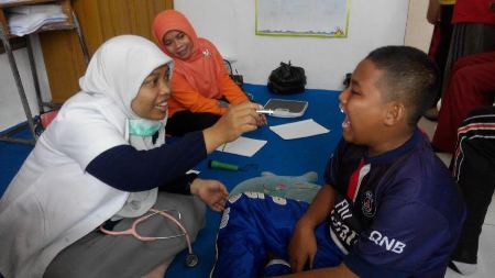 SMP Juara Pekanbaru Laksanakan Pemeriksaan Kesehatan Rutin