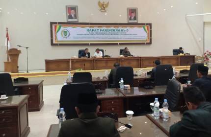 Bupati Beri Tanggapan Terhadap Pandangan Umum Fraksi Tentang Ranperda Kabupaten Inhil