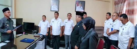 Wabup Meranti Lantik Pejabat Eselon II dan IV Dilingkungan Pemkab. Meranti, Kabag Umum DPRD Meranti Promosi Jadi Kadis Penanaman Modal