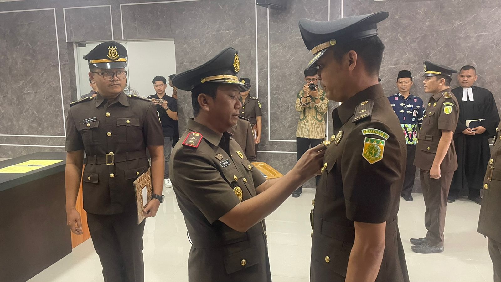 Sertijab Dua Pejabat di Kajari Bengkalis di Rotasi