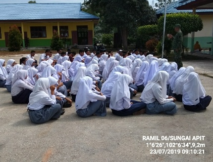   TNI Ajak Generasi Muda Cinta Tanah Air di  SMA Negeri 2 Lalang