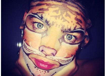 Masker Kecantikan Ini Bergambar Macan dan Panda