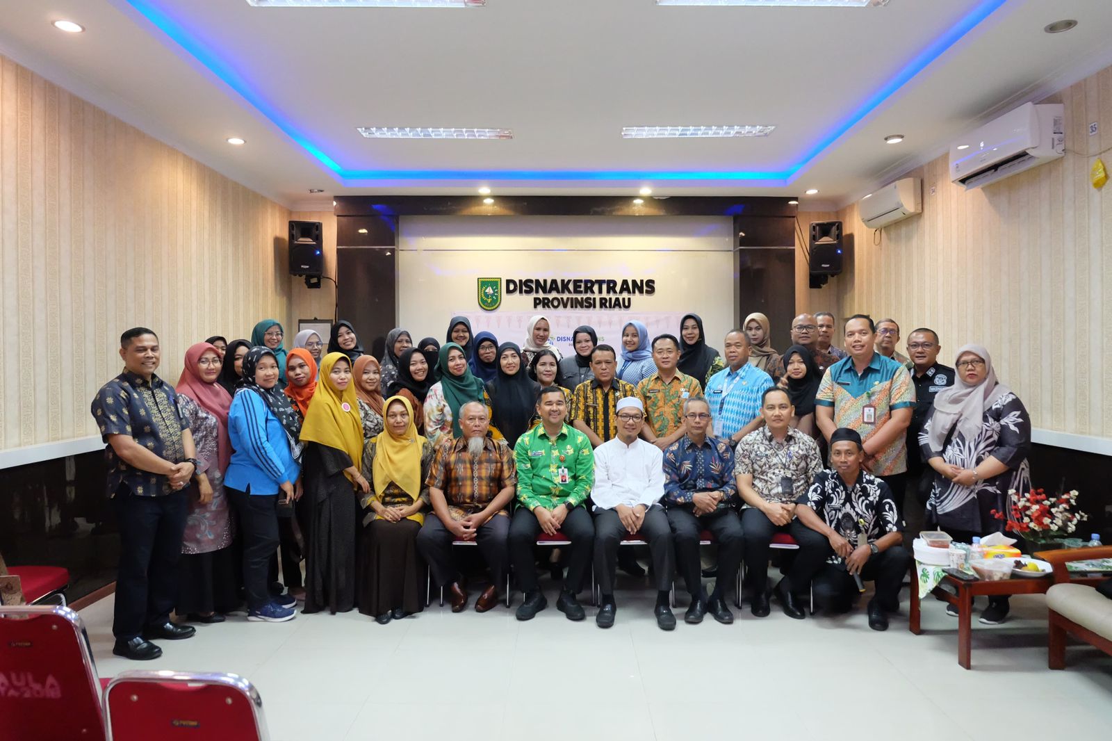 Kadisnakertrans Riau Pisah Sambut Purna Tugas dan  Walimatussafar 2 CJH, H. Bobi Jaga Kesehatan