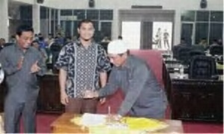 DPRD Rohul Sepakati KUA-PPAS APBD 2014, Lapangan Golf Sebesar Rp3,150 miliar di Coret